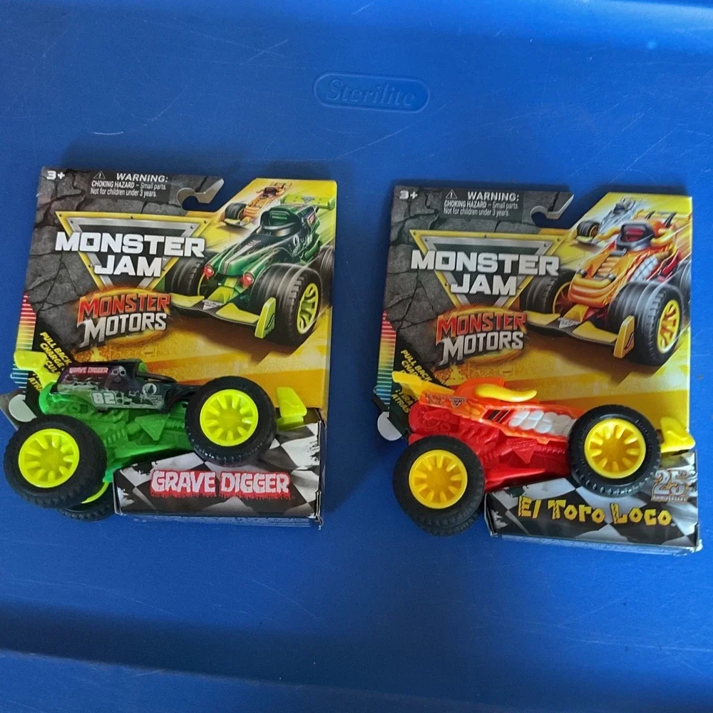 Monster Jam Monster Motors Grave Digger & El Toro Loco Pull-Back Cars Set of 2